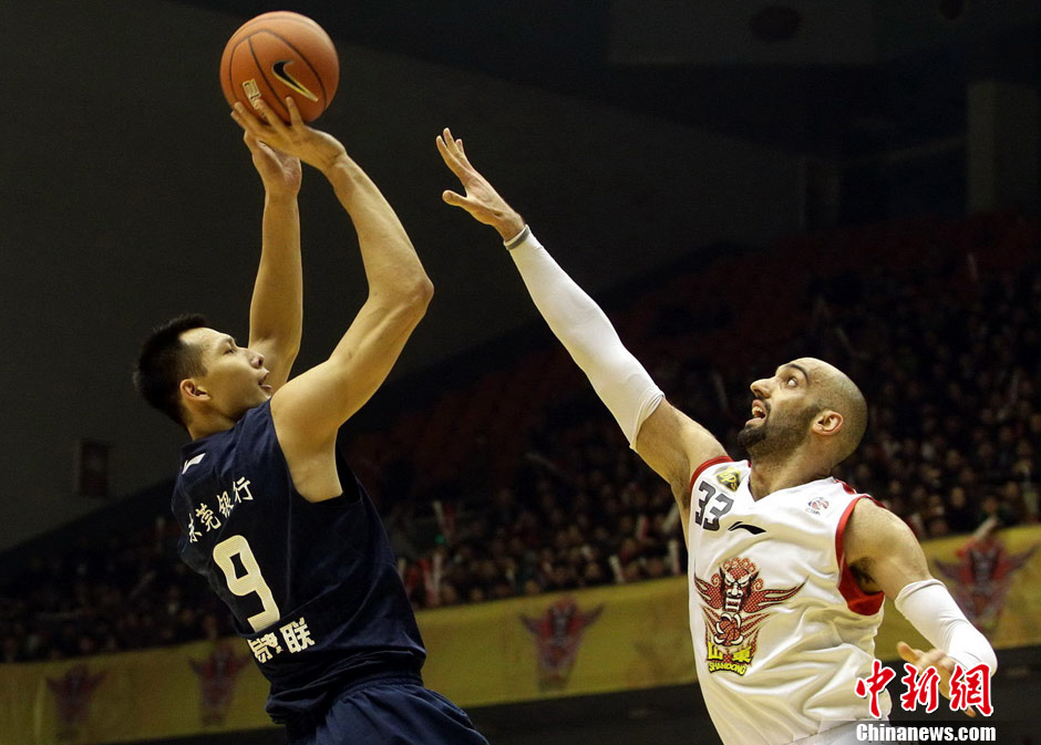 他以灵巧的 他以灵巧的